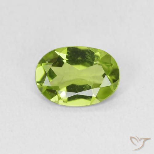 0.77ct 자연스러운 활기찬 녹색 감람석, 타원형, VVS