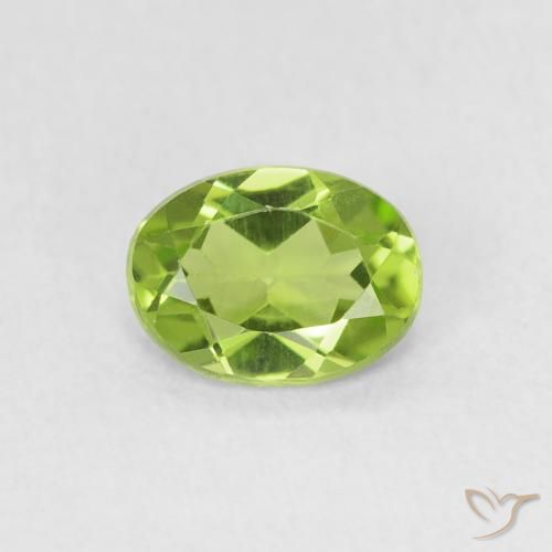 0.69ct 자연스러운 미디엄 그린 감람석, 타원형, VVS-VS