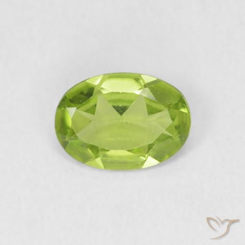 0.71ct 자연스러운 미디엄 그린 감람석, 타원형, VVS-VS