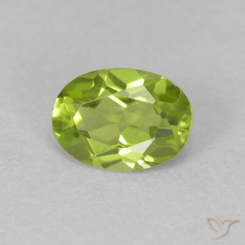 0.78ct 자연스러운 활기찬 녹색 감람석, 타원형, VVS