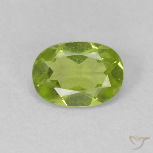 0.88ct 자연스러운 미디엄 그린 감람석, 타원형, VVS