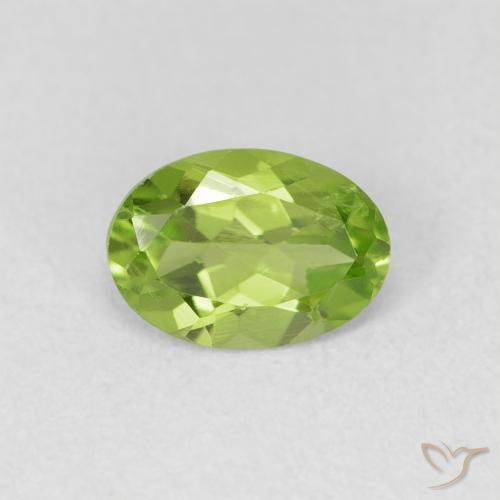 0.84ct 자연스러운 미디엄 그린 감람석, 타원형, VVS-VS
