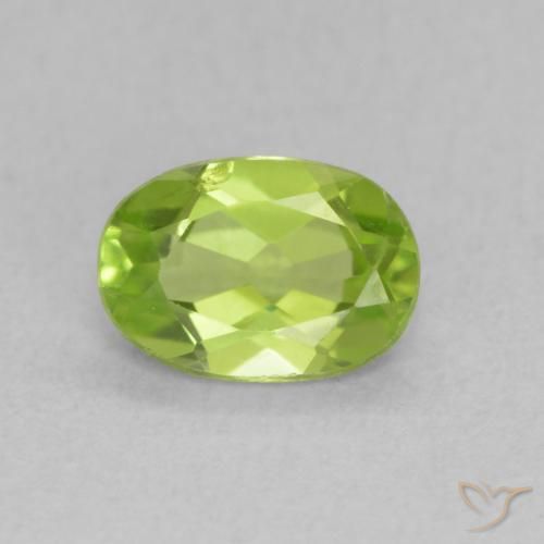 0.85ct 자연스러운 활기찬 녹색 감람석, 타원형, VS