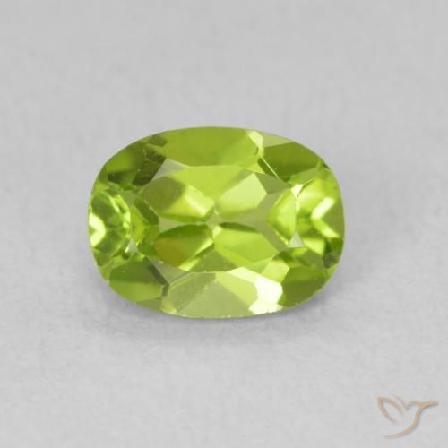 0.91ct 자연스러운 미디엄 그린 감람석, 타원형, VS