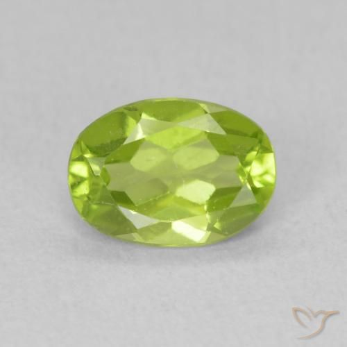 0.86ct 자연스러운 활기찬 녹색 감람석, 타원형, VS