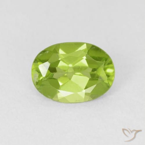 0.83ct 자연스러운 활기찬 녹색 감람석, 타원형, VS