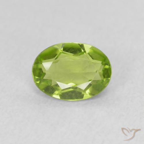 0.82ct 자연스러운 미디엄 그린 감람석, 타원형, VS