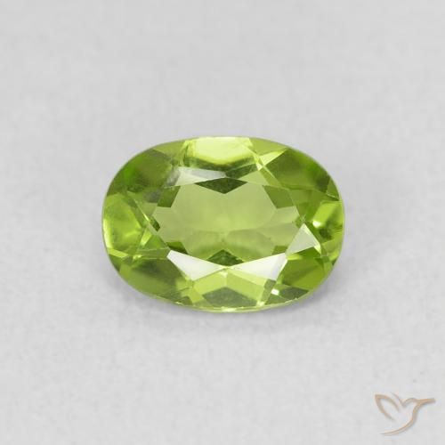 0.84ct 자연스러운 미디엄 그린 감람석, 타원형, VS