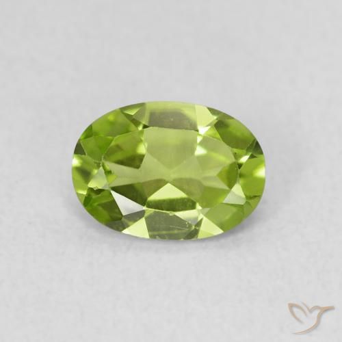 0.78ct 자연스러운 활기찬 녹색 감람석, 타원형, VS