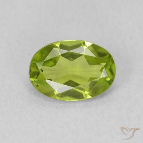 0.84ct 자연스러운 활기찬 녹색 감람석, 타원형, VS