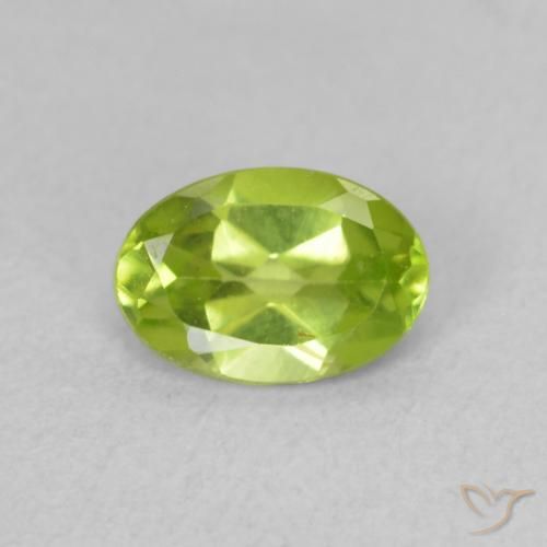0.72ct 자연스러운 밝은 녹색 감람석, 타원형, VVS-VS