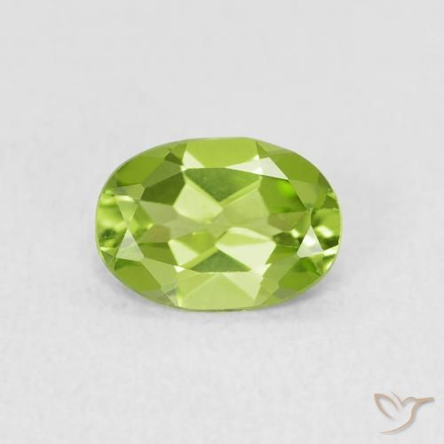 0.73ct 자연스러운 미디엄 그린 감람석, 타원형, VVS-VS