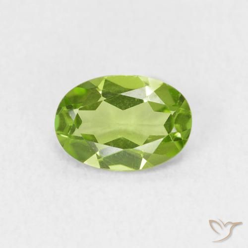 0.76ct 자연스러운 미디엄 그린 감람석, 타원형, VVS-VS