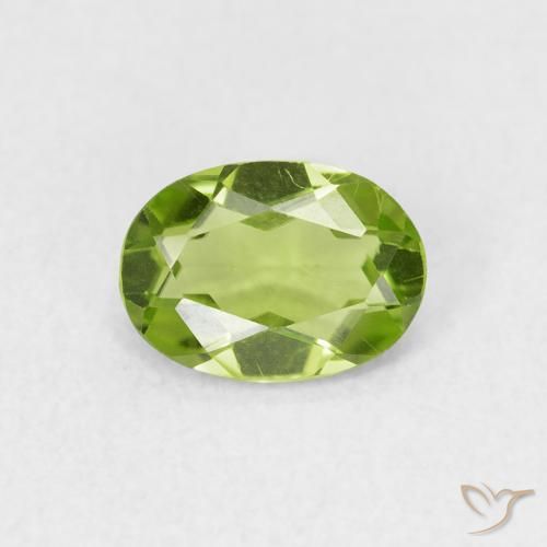 0.80ct 자연스러운 미디엄 그린 감람석, 타원형, VVS-VS