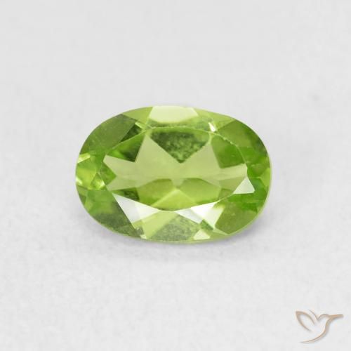 0.90ct 자연스러운 미디엄 그린 감람석, 타원형, VVS-VS