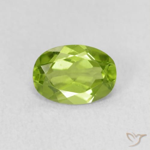 0.88ct 자연스러운 활기찬 녹색 감람석, 타원형, VS
