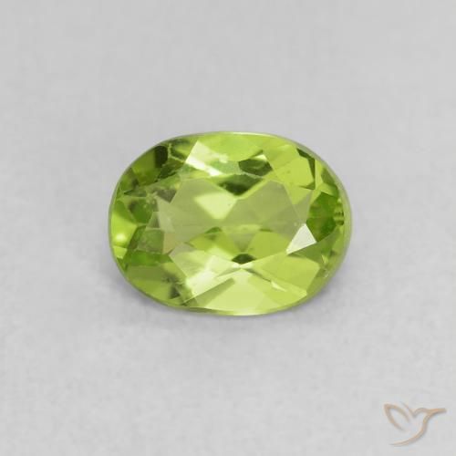 0.68ct 자연스러운 활기찬 녹색 감람석, 타원형, VS