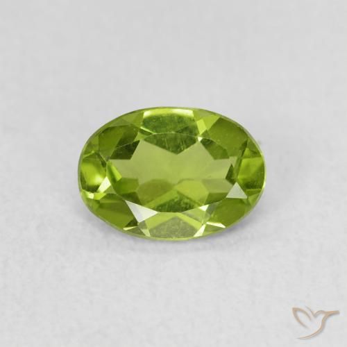 0.74ct 자연스러운 활기찬 녹색 감람석, 타원형, VS