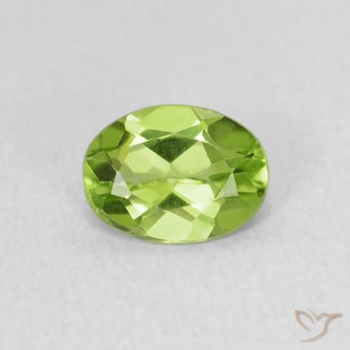 0.73ct 자연스러운 미디엄 그린 감람석, 타원형, VS
