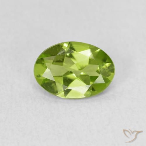 0.74ct 자연스러운 활기찬 녹색 감람석, 타원형, VS