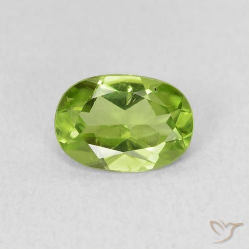 0.79ct 자연스러운 활기찬 녹색 감람석, 타원형, VS