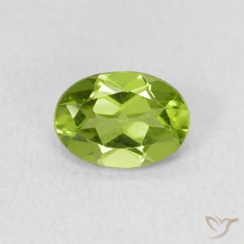 0.86ct 자연스러운 미디엄 그린 감람석, 타원형, VS