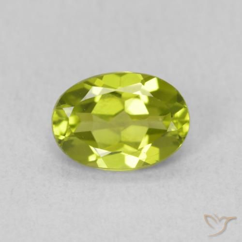 0.82ct 자연스러운 활기찬 녹색 감람석, 타원형, VS