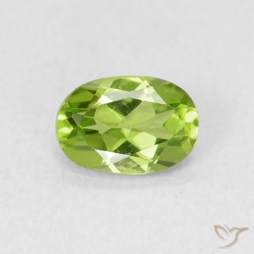 0.86ct 자연스러운 미디엄 그린 감람석, 타원형, VS