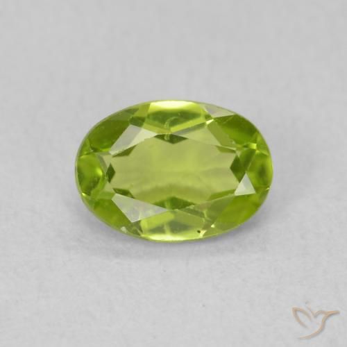 0.83ct 자연스러운 활기찬 녹색 감람석, 타원형, VS