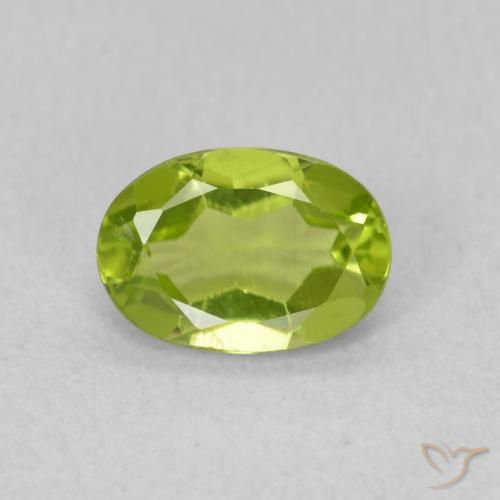 0.83ct 자연스러운 미디엄 그린 감람석, 타원형, VS