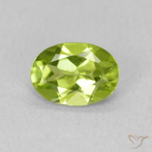 0.82ct 자연스러운 미디엄 그린 감람석, 타원형, VS