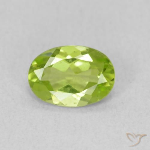 0.77ct 자연스러운 라이트 라이블리 그린 감람석, 타원형, VS