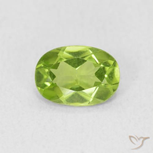 0.85ct 자연스러운 활기찬 녹색 감람석, 타원형, VS