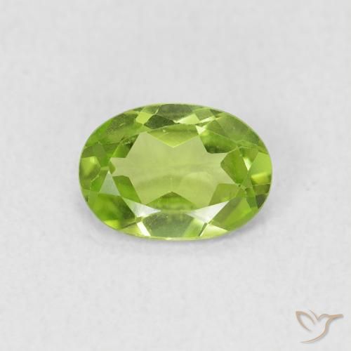 0.73ct 자연스러운 라이트 라이블리 그린 감람석, 타원형, VS