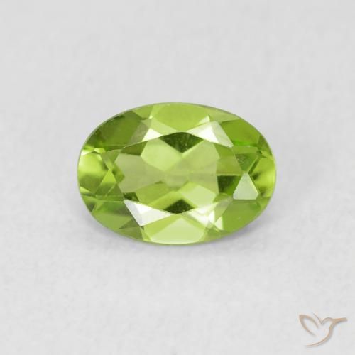 0.79ct 자연스러운 활기찬 녹색 감람석, 타원형, VS