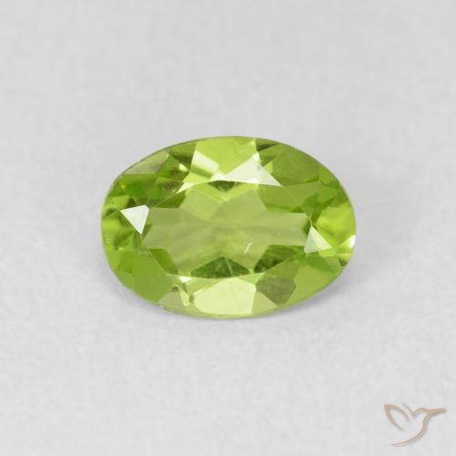 0.77ct 자연스러운 활기찬 녹색 감람석, 타원형, VS