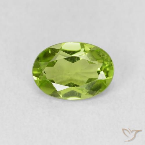 0.84ct 자연스러운 활기찬 녹색 감람석, 타원형, VS