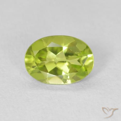 0.71ct 자연스러운 밝은 녹색 감람석, 타원형, VS