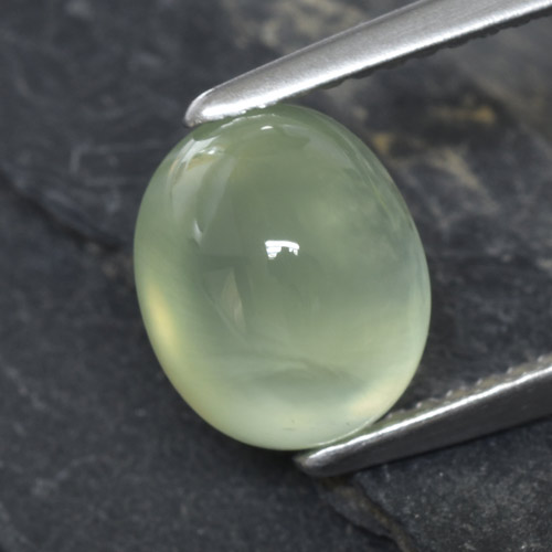 2.90캐럿 천연 Light Yellow Green  프레나이트, 타원형 컷, 8.9×7.3 mm, 투명한