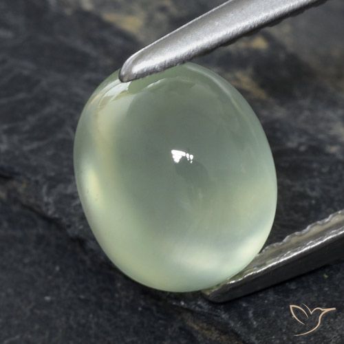 2.61ct 자연스러운 Light Green  프레나이트, 타원형, 투명한