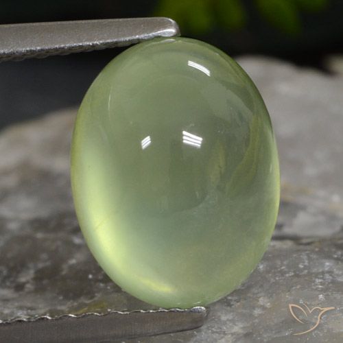 3.26캐럿 천연 Medium Green  프레나이트, 타원형 컷, 9.9×7.6 mm, 투명한