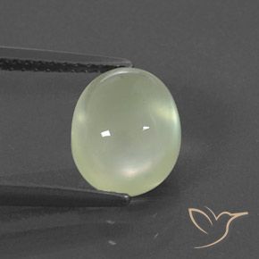 2.60ct 자연스러운 Medium Green  프레나이트, 타원형, 투명/반투명