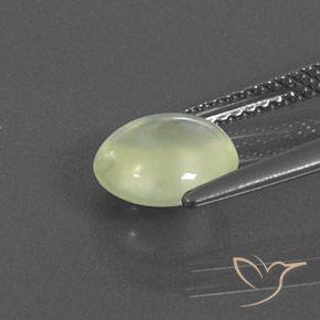 1.84캐럿 천연 Olive Green  프레나이트, 타원형, 투명한