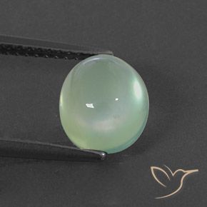 2.94ct 자연스러운 매우 밝은 녹색 프레나이트, 타원형, 투명/반투명