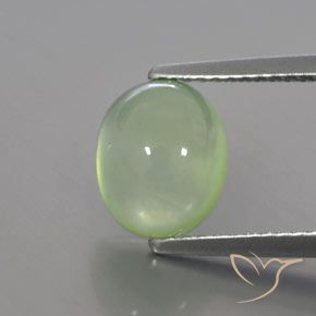 2.89ct 자연스러운 옅은 라임 그린 프레나이트, 타원형, 투명/반투명