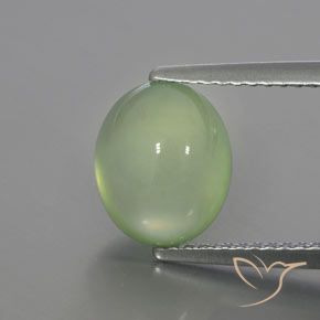 3.72ct 자연스러운 옅은 라임 그린 프레나이트, 타원형, 투명/반투명