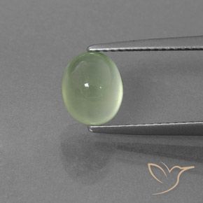 2.33ct 자연스러운 연한 초록색 프레나이트, 타원형, 투명/반투명