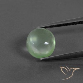2.46ct 자연스러운 연한 초록색 프레나이트, 타원형, 투명한