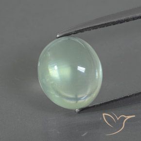 2.34ct 자연스러운 매우 밝은 세이지 그린 프레나이트, 타원형, 투명한