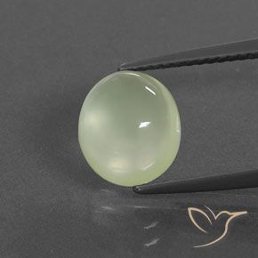 3.29ct 자연스러운 올리브 그린 프레나이트, 타원형, 투명/반투명
